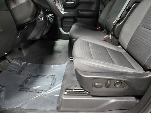 Used 2022 Chevrolet Silverado 1500 Custom Trail Boss AWD/4WD image 10