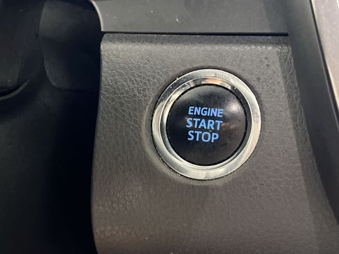Used 2019 Toyota Camry XLE w/ Driver Assist Package FWD image 36