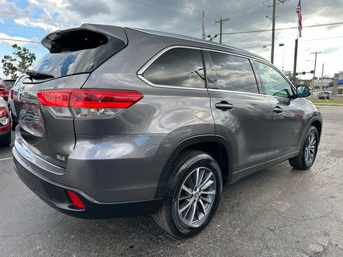 Used 2017 Toyota Highlander XLE image 5