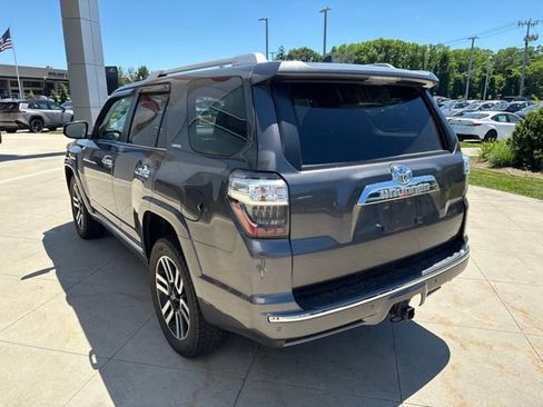 Used 2022 Toyota 4Runner Limited AWD/4WD image 5