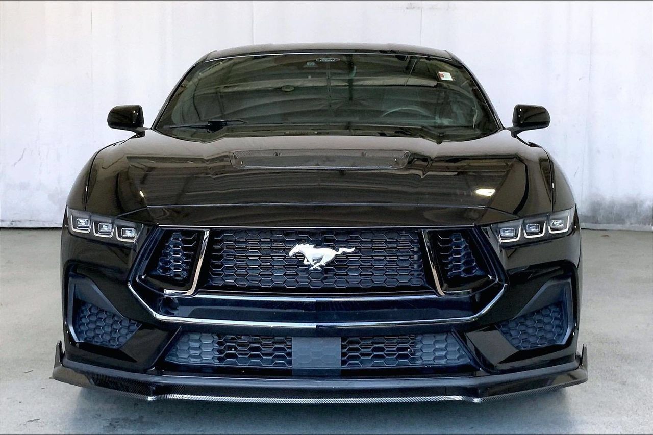 Used 2024 Ford Mustang GT RWD image 2