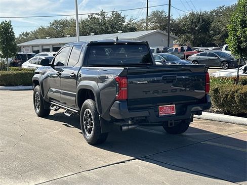 Used 2024 Toyota Tacoma TRD Off-Road image 5