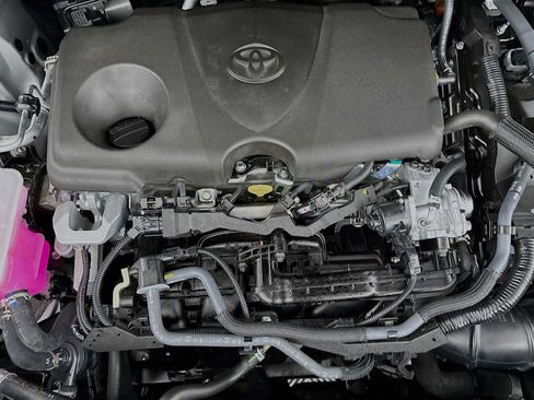 Used 2025 Toyota Sienna Platinum image 30