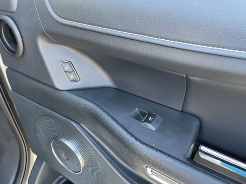 Used 2022 Ford Expedition Max XLT image 31