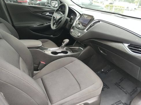 Used 2021 Chevrolet Malibu LT FWD image 44