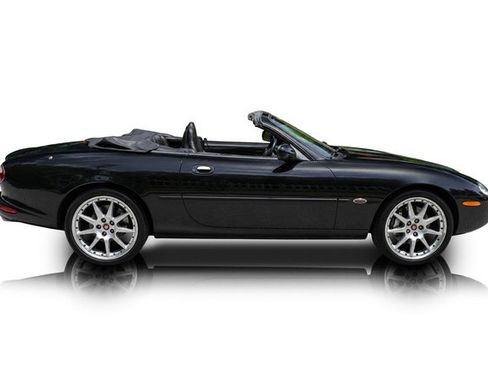Used 2002 Jaguar XK8 Convertible RWD image 2