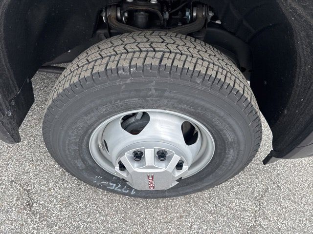 Used 2026 GMC Sierra 3500 Pro w/ Convenience Package AWD/4WD image 9