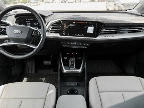 Used 2025 Audi Q4 e-tron Premium Plus w/ Premium Plus AWD/4WD image 8
