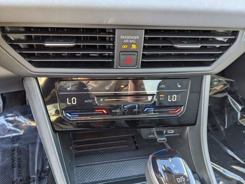 New 2026 Volkswagen Jetta SE FWD image 19