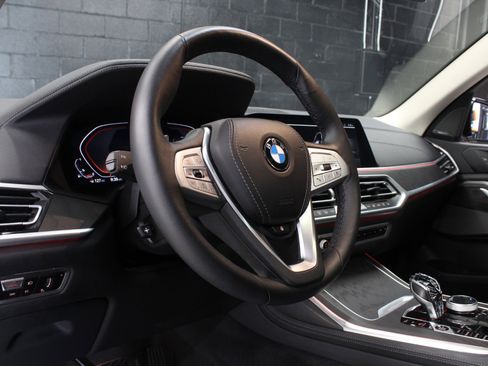 Used 2022 BMW X7 xDrive40i w/ Executive Package AWD/4WD image 32