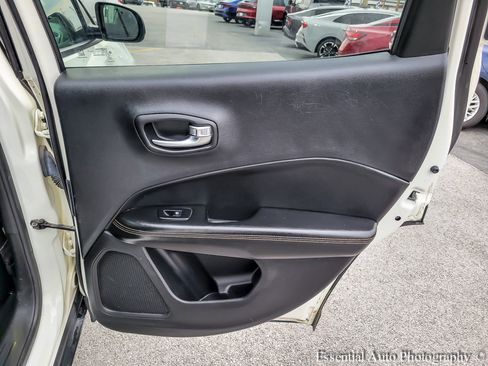 Used 2019 Jeep Compass Limited AWD/4WD image 28