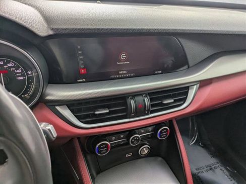 Used 2018 Alfa Romeo Stelvio Ti Sport AWD/4WD image 12