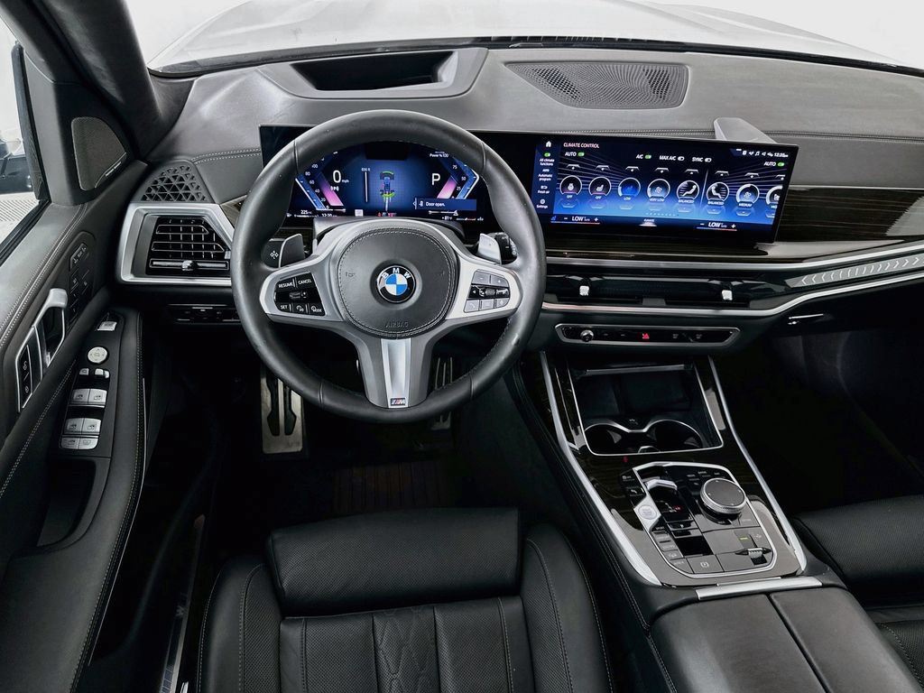Used 2023 BMW X7 xDrive40i w/ M Sport Package AWD/4WD image 23
