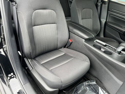 Used 2025 Nissan Altima 2.5 SV image 23