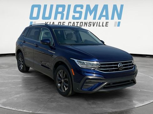 Used 2022 Volkswagen Tiguan SE FWD image 1