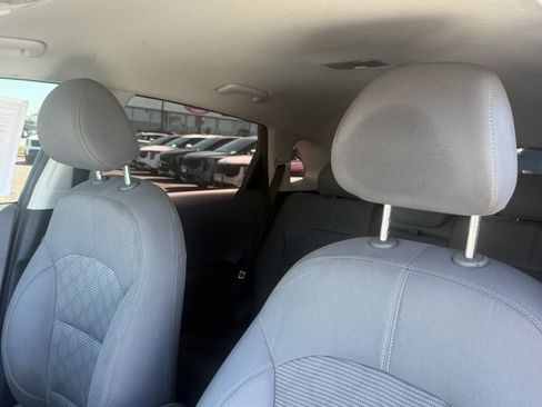 Used 2022 Kia Niro LXS image 16