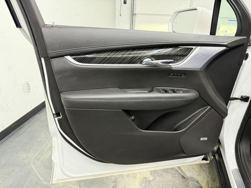 Used 2020 Cadillac XT6 Premium Luxury image 9