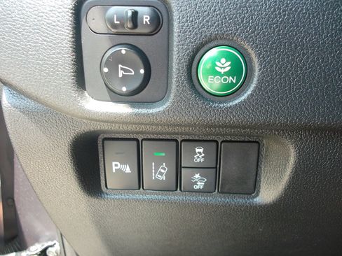 Used 2016 Honda Pilot Touring image 29