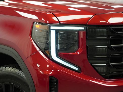 Used 2023 GMC Sierra 1500 Elevation AWD/4WD image 11
