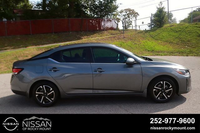 Used 2024 Nissan Sentra SV FWD image 4