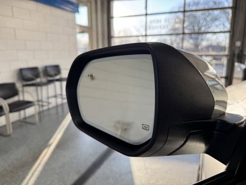 Used 2025 Buick Enclave Preferred image 26