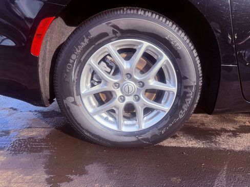 New 2026 Chrysler Pacifica Select FWD image 34