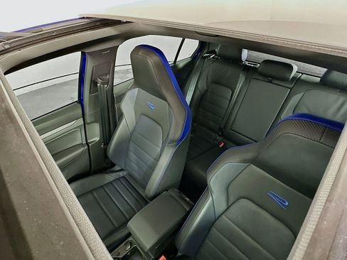 Used 2024 Volkswagen Golf R image 22
