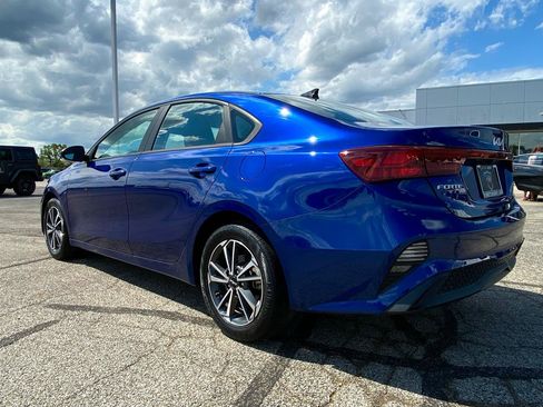Used 2022 Kia Forte LXS FWD image 3