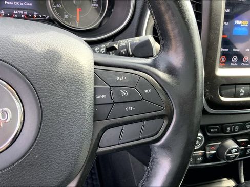 Used 2020 Jeep Cherokee Trailhawk w/ Cold Weather Group AWD/4WD image 18