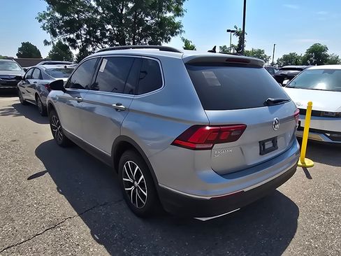 Used 2020 Volkswagen Tiguan SEL AWD/4WD image 3