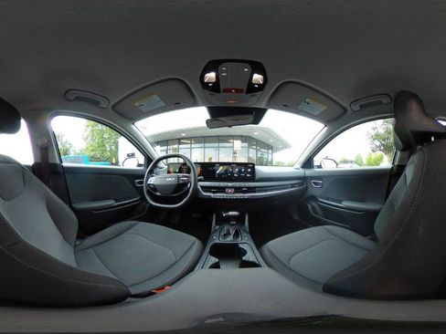 Used 2025 Kia K4 FWD image 42
