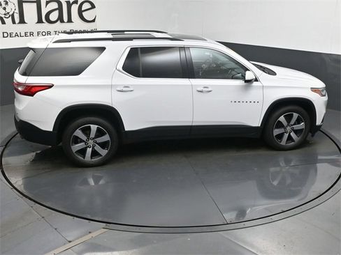 Used 2020 Chevrolet Traverse LT w/ LT Premium Package image 45
