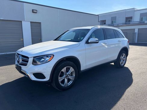 Used 2017 Mercedes-Benz GLC 300 image 3