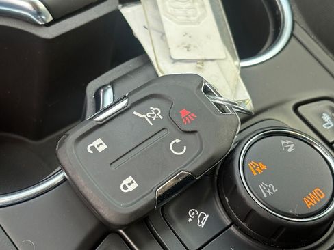 Used 2024 GMC Terrain SLT w/ Infotainment Package II AWD/4WD image 43