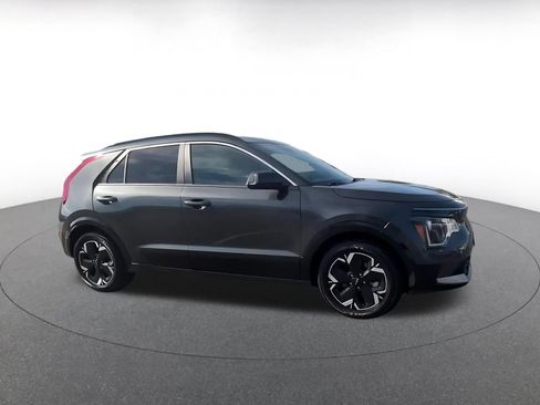 Used 2023 Kia Niro Wind FWD image 2