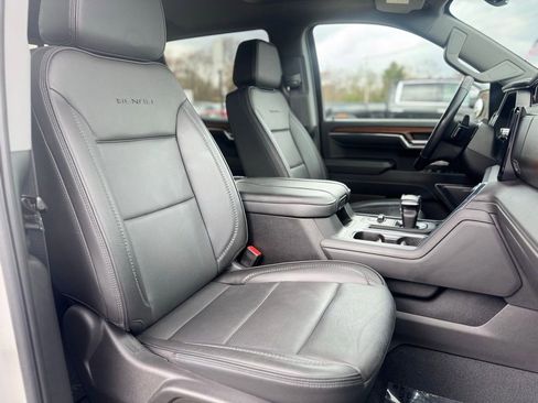 Used 2023 GMC Sierra 1500 Denali AWD/4WD image 11