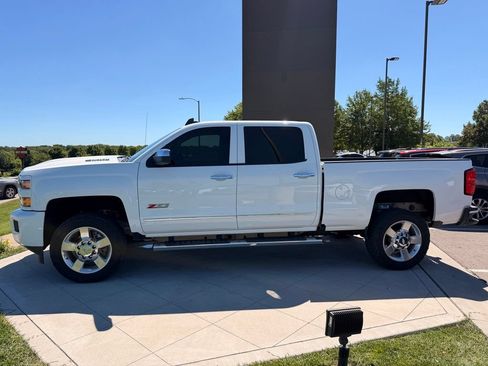 Used 2019 Chevrolet Silverado 2500 LT w/ Custom Sport Edition AWD/4WD image 6