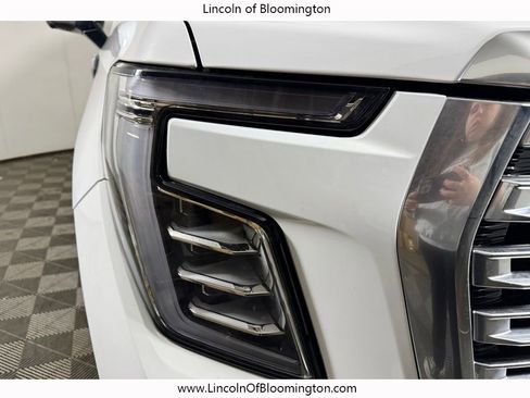 Used 2025 GMC Yukon Denali AWD/4WD image 12