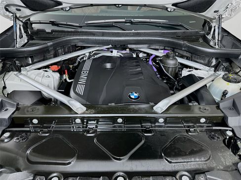 Certified 2024 BMW X5 xDrive40i w/ Parking Assistance Package image 31