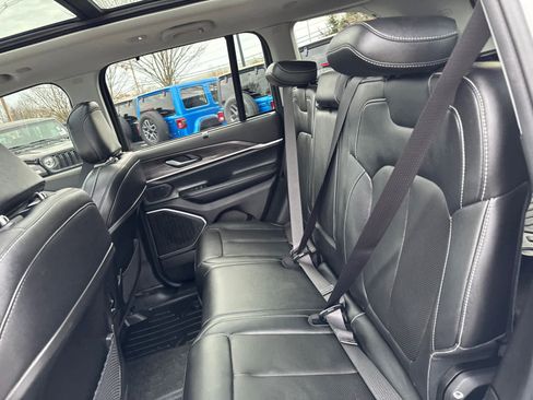 Used 2023 Jeep Grand Cherokee 30th Anniversary image 33