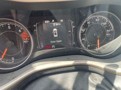 Certified 2017 Jeep Cherokee Latitude w/ Comfort & Sound Group FWD image 9