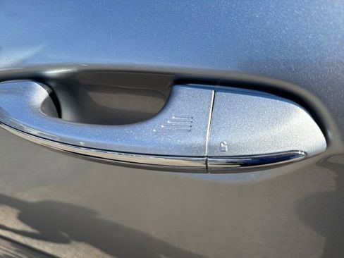 Certified 2022 Ford Edge Titanium AWD/4WD image 10