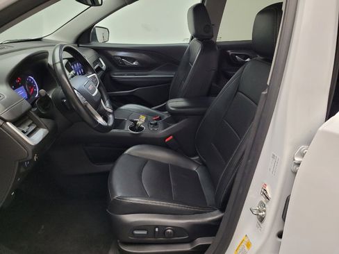 Used 2024 GMC Terrain SLT image 17