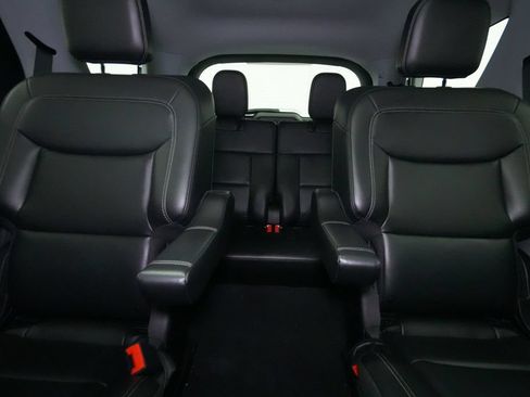 Used 2022 Ford Explorer XLT w/ Equipment Group 202A AWD/4WD image 20
