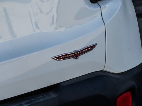 Used 2016 Jeep Renegade Trailhawk AWD/4WD image 25