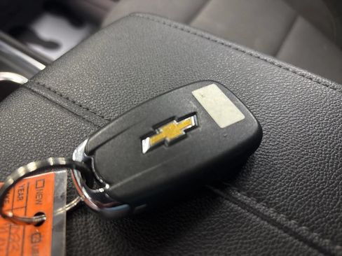 Used 2023 Chevrolet Traverse LT FWD image 38