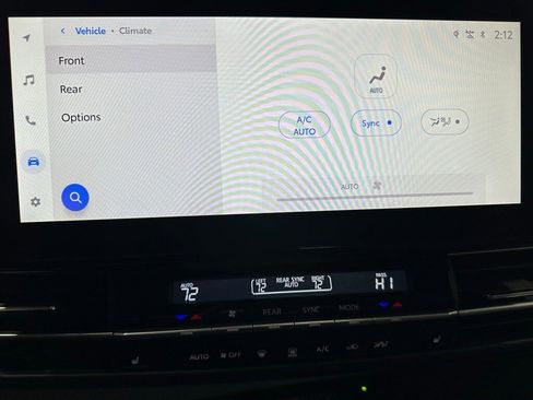 Used 2025 Toyota Sienna XLE image 32