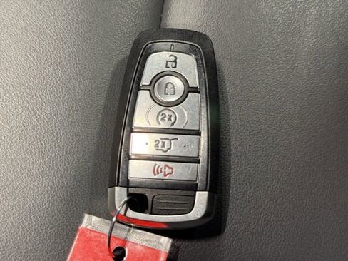 Used 2025 Ford Expedition Max Active image 28