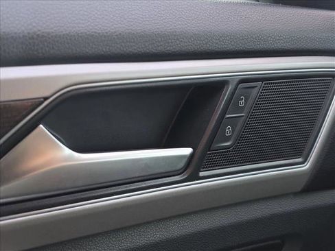 Used 2018 Volkswagen Atlas SE image 8