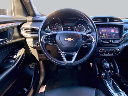 Used 2023 Chevrolet TrailBlazer ACTIV w/ Sun and Liftgate Package FWD image 6